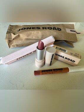 Jones Road Beauty mini classic lip in Nude Rose